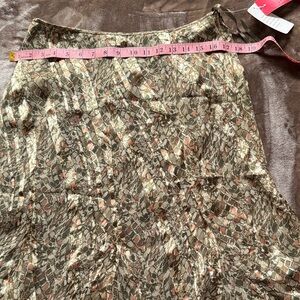 Stylish Green Patterned Skirt